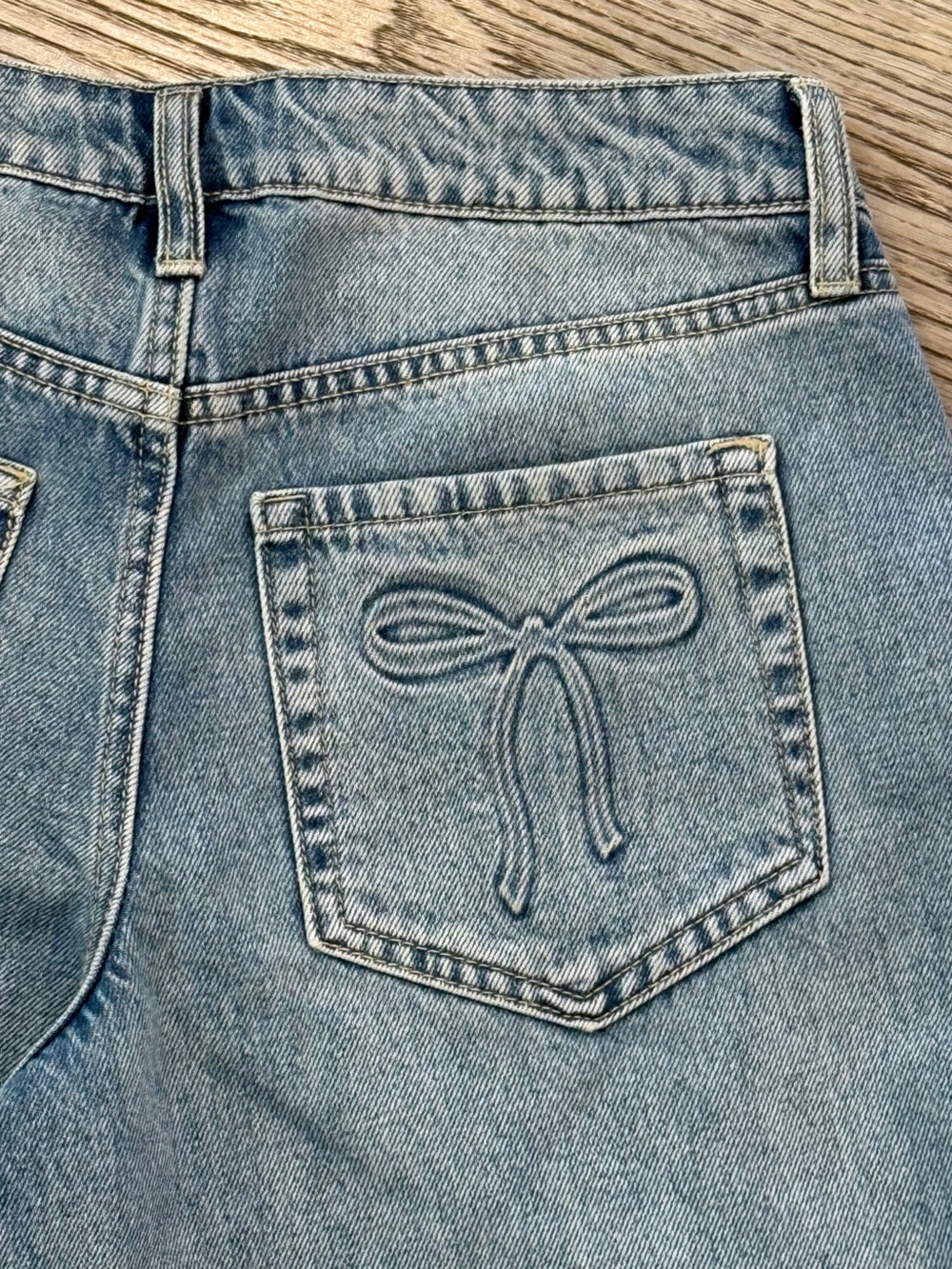 NWOT Wild Fable Light Blue Straight Leg Jeans with Embroidered Back Pocket 🎀